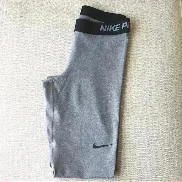 Nike Women's Training Capri Leggings - Picture 4 of 4